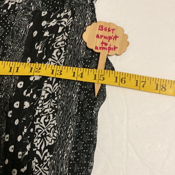 Piano pleated boho style sleeveless blouse blue, black & white SIze Medium - Picture 5 of 9